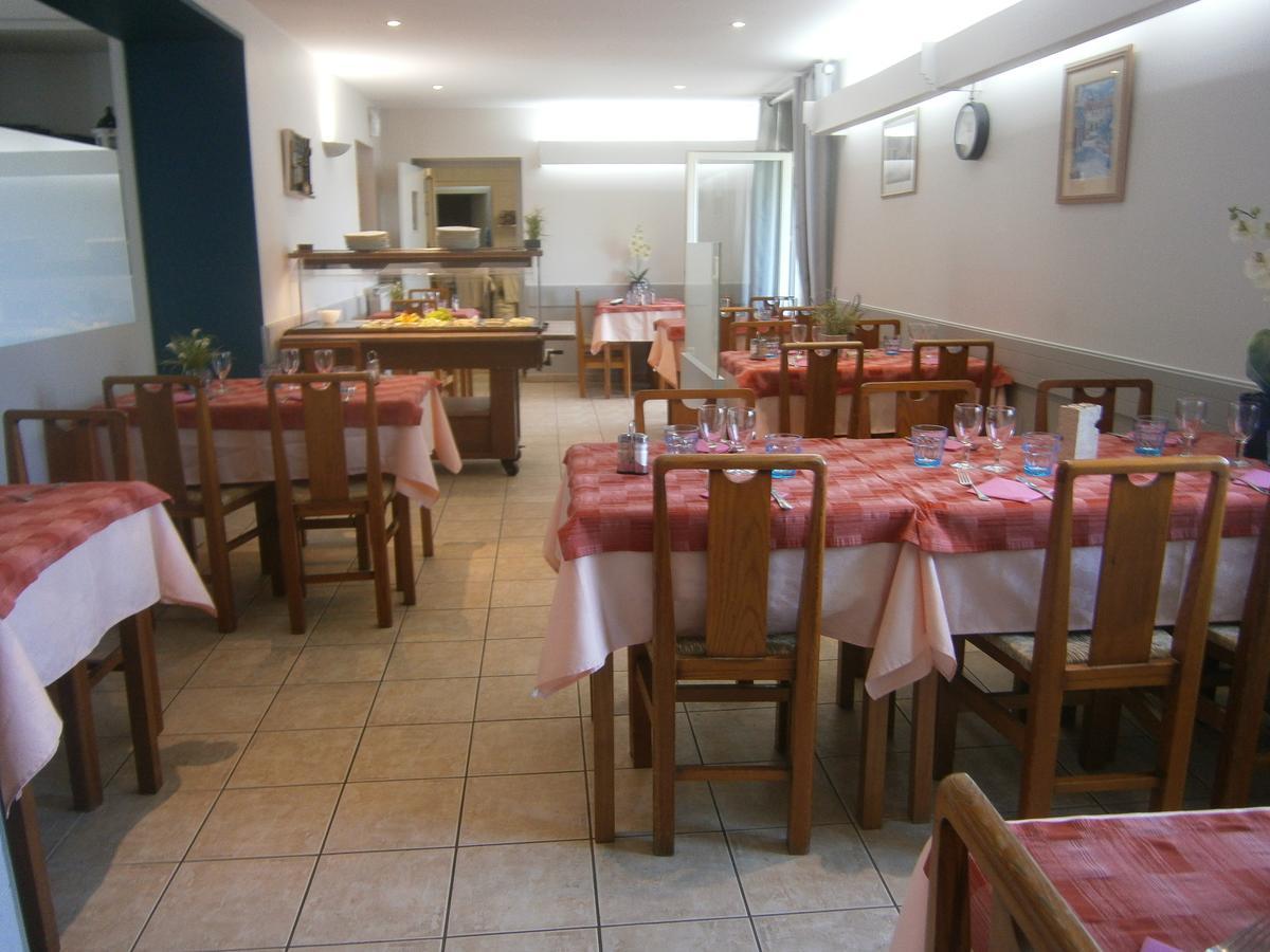 Hotel Restaurant De La Roche Les Sauvages  المظهر الخارجي الصورة
